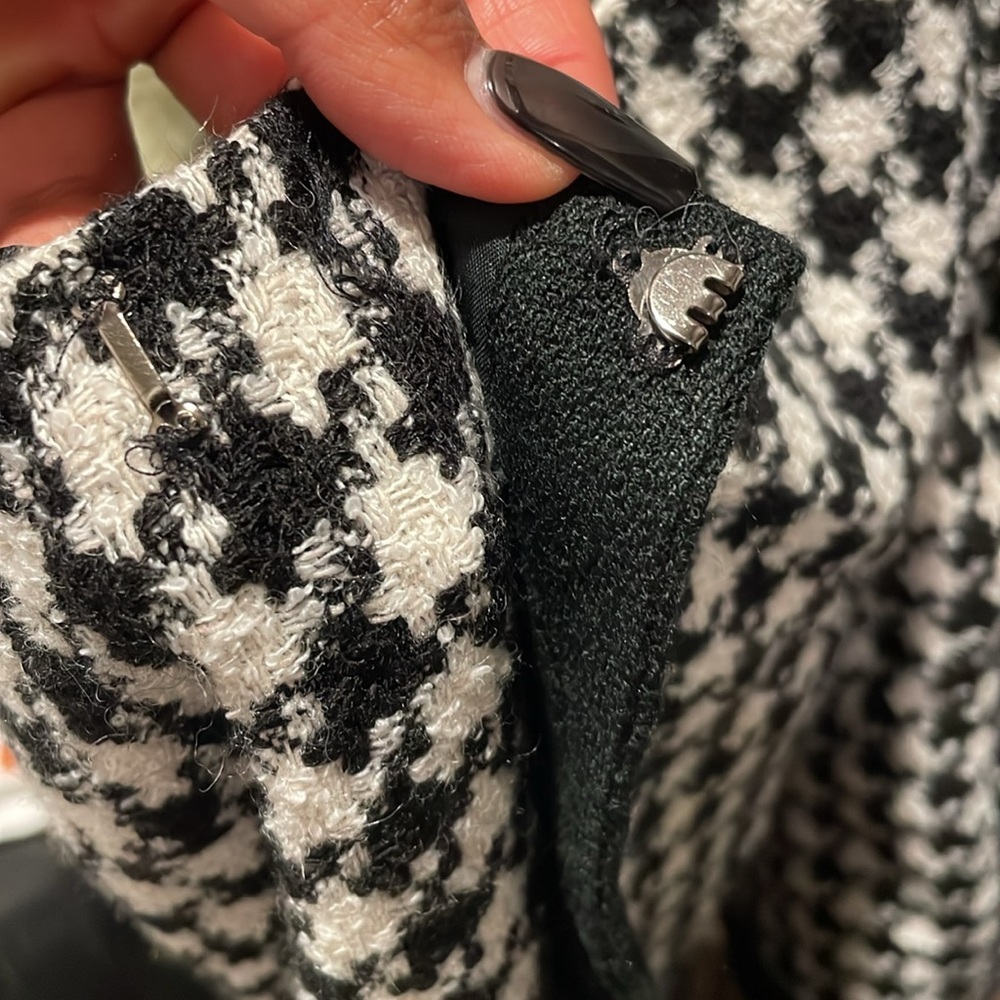 ECI New York Tweeded Houndstooth Black and White Wrap Skirt 10 - Picture 7 of 7